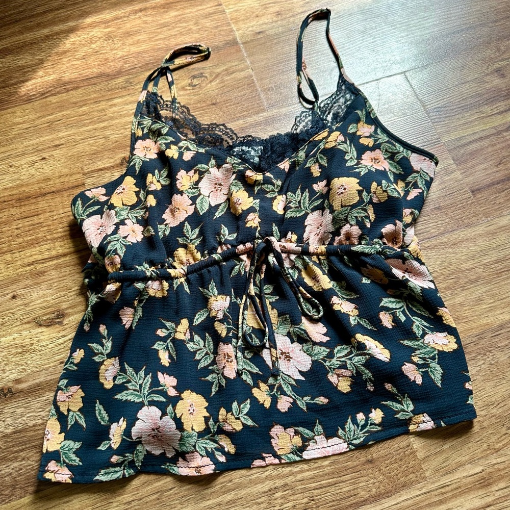 American Eagel navy floral top